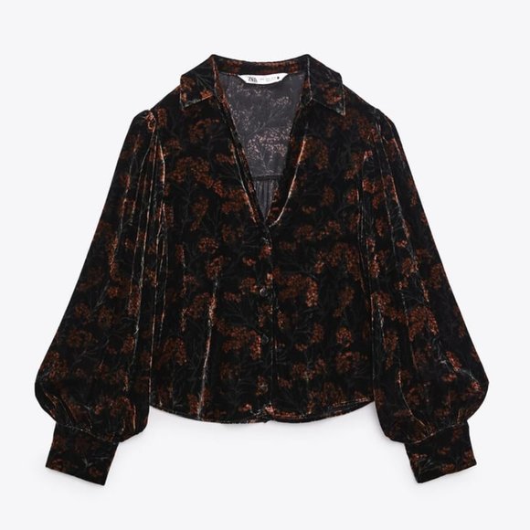 NWT PRINTED VELVET FLORAL BLOUSE. - Picture 3 of 10